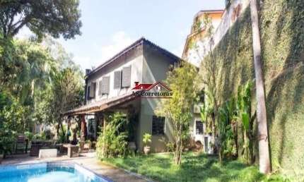Excelente casa à venda no Parque dos Príncipes, em uma rua super arborizada que proporciona um ambiente de bem-estar único!