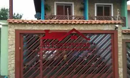 Casa à venda em Osasco-SP no bairro Jaguaribe: 3 quartos, 1 suíte, 1 sala, 3 banheiros, 4 vagas de garagem, 125m² de área.