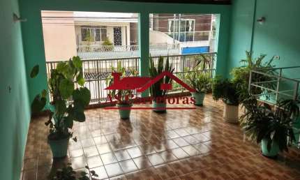Sobrado arejado, com 3 andares, no Bela Vista Osasco.