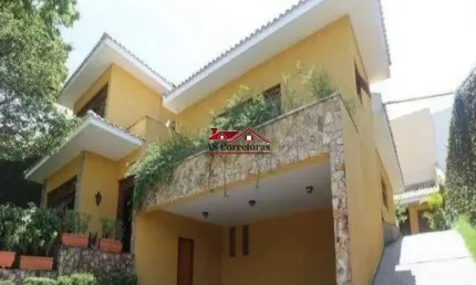 SOBRADO NO PARQUE DOS PRÍNCIPES DE CONSTRUÇÃO SÓLIDA FEITO COM ACABAMENTOS DE PRIMEIRA E MADEIRAS NOBRE.