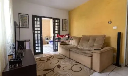 Casa espaçosa e versátil na Vila Yara - Osasco ao lado do portão do Bradesco Matriz- Osasco.
