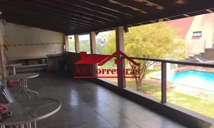Sobrado em ótima localização no Parque dos Príncipes, que oferece uma série de características que certamente irão te interessar.