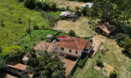 Fazenda de luxo à venda em Alfenas-MG: 4 quartos, 1 suíte, 1 sala, 3 banheiros, 7.200 m² de área.
