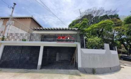 Imperdível: Casa à venda em São Paulo-SP, 3 quartos, 2 suítes, 297m² no Jardim Bonfiglioli!
