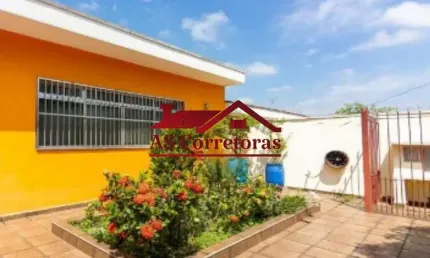 Casa Térrea no Jaguaribe com 230 m² de área construída.