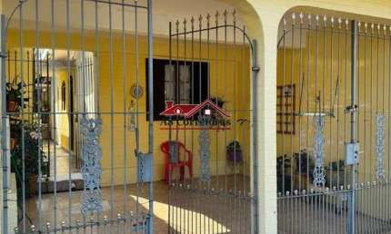 Casa à venda em Osasco-SP, no bairro Bela Vista: 2 quartos, 2 banheiros, 2 vagas, 100m². Venha conferir!