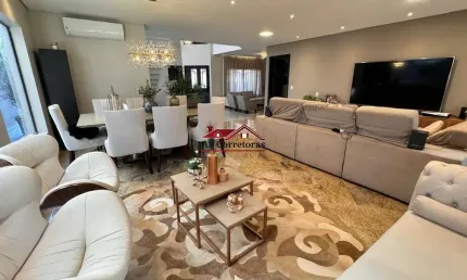 Imperdível! Casa de 3 quartos no Parque dos Príncipes, São Paulo-SP: 3 suites, 2 salas, 6 banheiros, 6 vagas, 400m².
