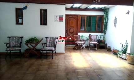 Imperdível! Casa à venda em São Paulo-SP, no Conjunto Residencial Butantã, com 4 quartos, 1 suíte, 1 sala, 3 banheiros, 3 vagas de garagem e 190,00 m² de área.