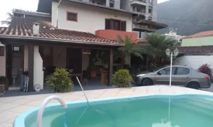 Casa com 6 quartos à venda no sumaré, caraguatatuba , 450 m2 por r$ 1.500.000