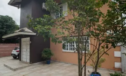 Sobrado com piscina 3 dorms 3 suítes, 5 wc, Cond Fechado Recanto Sandra