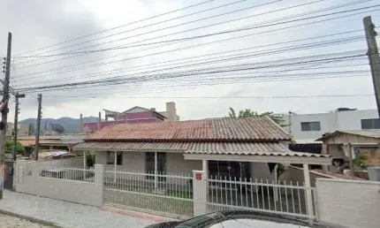 Casa com 3 quartos à venda na Rua 137, Morretes, Itapema