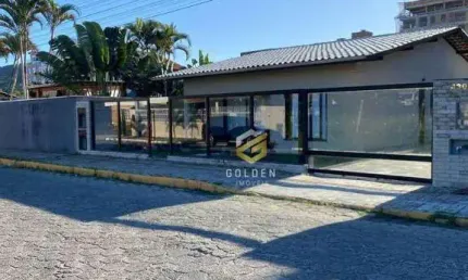 Casa mobiliada c/piscina 3 dormitórios próx ao mar à venda, 165 m² por r$ 2.650.000 - bombas - bombinhas/sc.