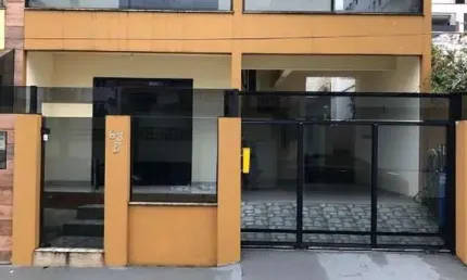 Sobrado com 3 dormitórios à venda,200.00 m , NAÇÕES, BALNEARIO CAMBORIU - SC