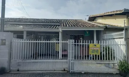 Casa em camboriú no bairro santa regina com 02 dormitórios