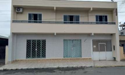 Excelente casa em Camboriú, no bairro monte alegre!