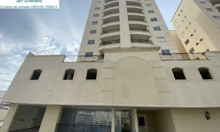 Excelente apartamento com ótima localização em Camboriú no bairro São Francisco d