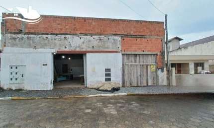 Oportunidade de renda extra galpão   02 apartamentos em Camboriú no bairro Tabuleiro