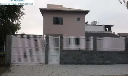 Linda casa em camboriú no bairro são francisco de assis com 03 dormitórios