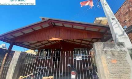 02 Casas no terreno em Camboriú no bairro Monte Alegre