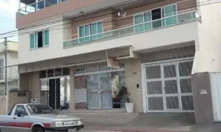 Maravilhosa residência localizada no Centro de Balneário Camboriú
