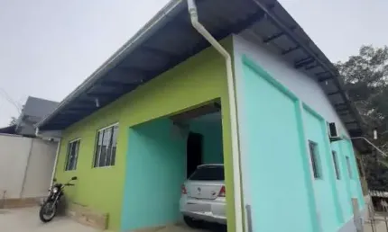 Casa em Camboriú no bairro Tabuleiro com 04 dormitórios