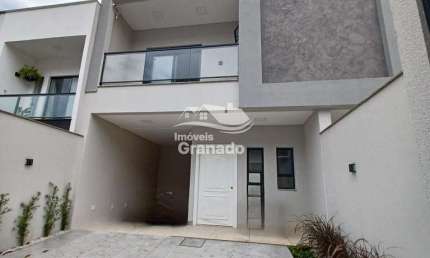 Sobrado à venda, Bairro São Francisco, CAMBORIU - SC com 03 Suítes