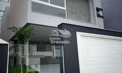 Sobrado à venda, Bairro São Francisco, CAMBORIU - SC com 03 Suítes