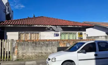 Casa à venda  no  bairro  Monte Alegre em CAMBORIU - SC