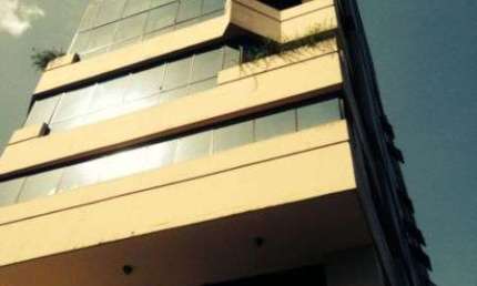Sala comercial com 1 sala à venda no Três Figueiras, Porto Alegre  por R$ 380.000