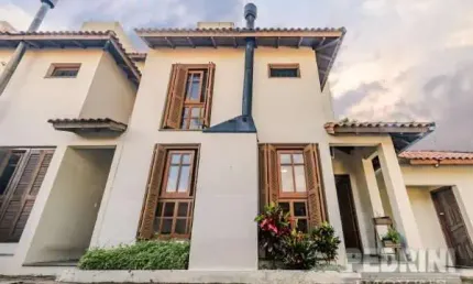 Casa em condomínio fechado com 3 quartos à venda no Cristal, Porto Alegre  por R$ 654.550