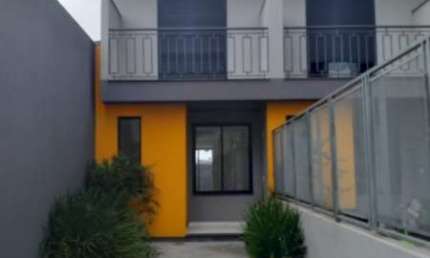 Casa com 2 quartos à venda no Hípica, Porto Alegre  por R$ 470.000