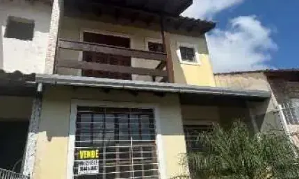 Casa com 3 quartos à venda no Guarujá, Porto Alegre  por R$ 490.000