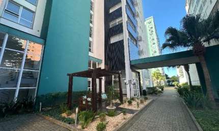 Apartamento com 3 quartos à venda no Passo da Areia, Porto Alegre  por R$ 1.200.000