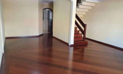 Casa com 3 quartos para alugar na Raul Brandao, R, Santa Maria, Santo André