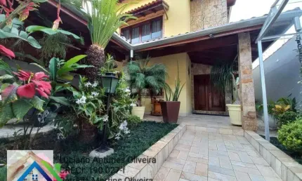 Casa Triplex alto padrão à venda na praia em São Sebastião