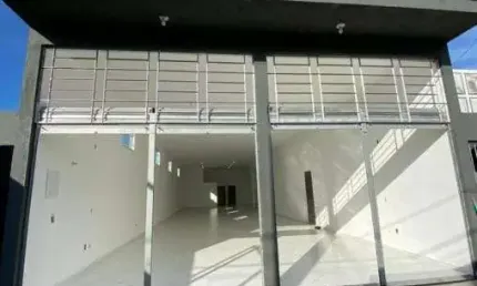Excelente galpão frente rodovia área comercial em Caraguatatuba