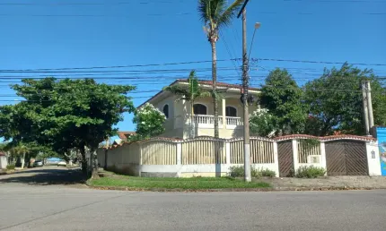 Lindo Sobrado em Itanhaém 100m da praia 5 minutos centro
