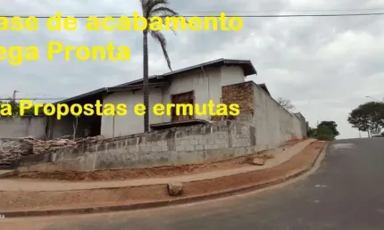 Casa à Venda em Valinhos SP, Jardim Maria Ilydia, em fase de acabamento, estuda propostas.