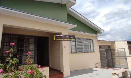 Casa Venda em Valinhos SP, regiã central da cidade, 153m² - R$ 700.000,00 (Aceita Financiamento)