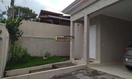 Casa Térrea a Venda no Jardim Elisa em Vinhedo/SP. 3 dorms e 4 vagas. PERMUTA, CASA DE ATÉ R$ 400mil EM VINHEDO