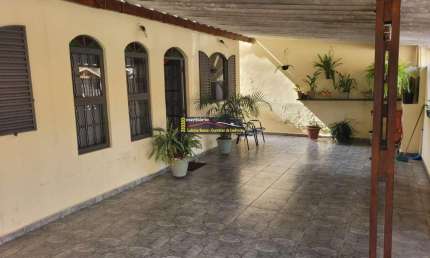 Casa a Venda em Valinhos / SP. - 3 dorms. 3 Vagas -R$ 550mil. PERMUTA EM APARTAMENTO COM ELEVADOR E ACEITA FINANCIAMENTO