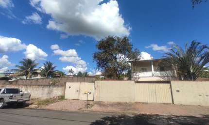 Casa Venda em Valinhos, Excelente Localização, com 1080m² aprox. 400m² constr., c/ 3 casas -R$ 1.150.000 Estuda Permutas
