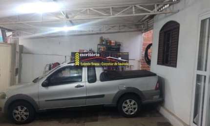 Casa à Venda em Vinhedo SP, no bairro Capela, com 200m² terreno, 61,21m² de área constr., 2 dorms - R$ 390.000.00