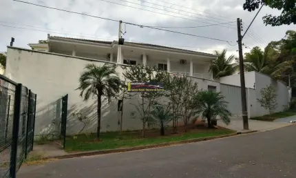 Casa Venda Valinhos / SP, bairro Parque Terranova, 7 dormitórios, sendo 6 suítes, 6 vagas de garagem. R$ 1.910.000,00. Analisa permuta até 50%.