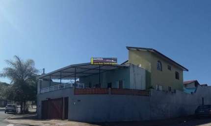 Casa Venda Jd Centenário, Valinhos / SP, 3 dormitórios, sendo 1 suíte, 2 vagas de garagem, Terraço, Piscina, área de Serviço, Copa, Cozinha, Lavabo, Sala de Estar, Sala de Jantar. 