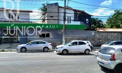 Casa comercial, Av. Praia de Itapoan,  com 657 m² de terreno.