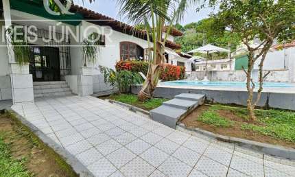 Empreendimento de Hospedagem  à Venda em Ilhéus-BA, sito na Av. Canavieiras, com 19 Suítes, vagas de estacionamento, 1.085m² de área de terreno.