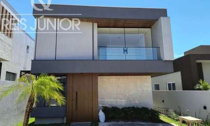 Casa Nova com 4 quartos (3 suítes) e piscina privativa.