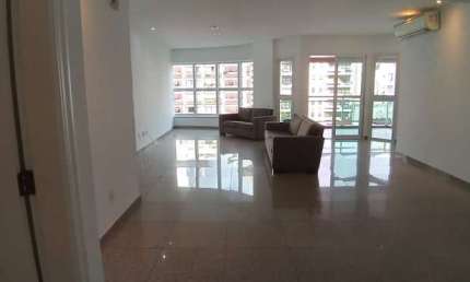 Alto padrão de quatro dormitórios todos com suíte, armários, três vagas em 205 m