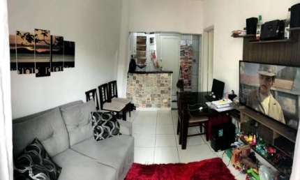 Um dormitório com portaria 24 horas, garagem e praia ao lado